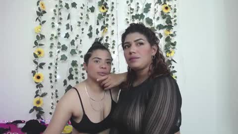 Snapshot of kaylie_and_dakota_ chatting on 12/17/24, 08:45 kaylie and dakota online show from 12/17/24, 08:45