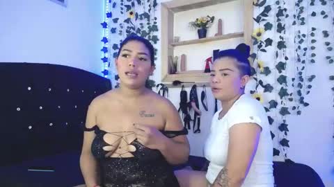 Snapshot of kaylie_and_dakota_ chatting on 10/21/25, 10:49 kaylie and dakota online show from 10/21/25, 10:49