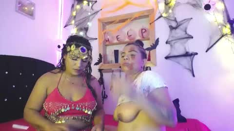 Snapshot of kaylie_and_dakota_ chatting on 11/01/25, 12:34 kaylie and dakota online show from 11/01/25, 12:34