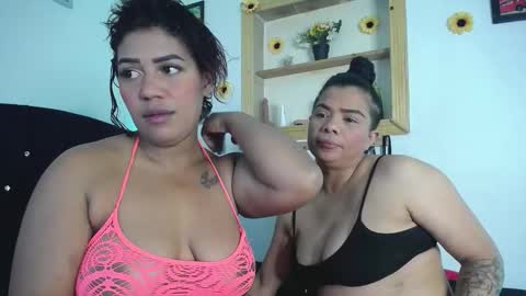 Snapshot of kaylie_and_dakota_ chatting on 12/19/25, 01:34 kaylie and dakota online show from 12/19/25, 01:34