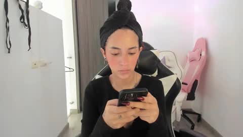 kaylie online show from 11/11/25, 05:35