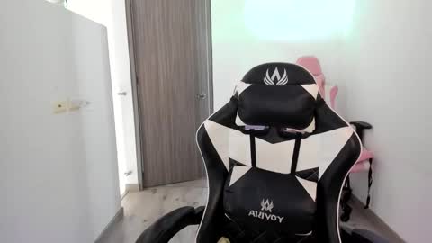 kaylie online show from 12/04/25, 05:10