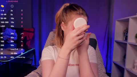 Hi Im Arina 3 online show from 11/25/25, 07:52