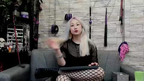 Miss Kazia online show from 05/04/26, 12:17