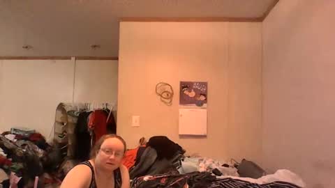 kcandler27 online show from 10/20/25, 11:16