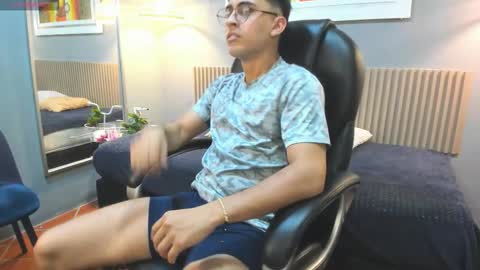 Snapshot of keanu_true chatting on 03/02/26, 10:16 KEANU online show from 03/02/26, 10:16