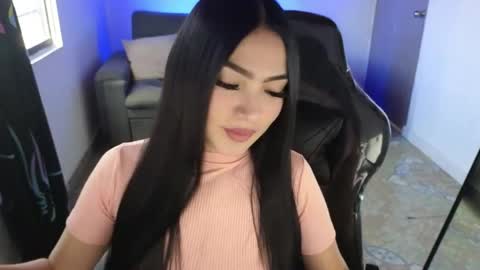 keeiity_moon online show from 04/28/26, 08:14