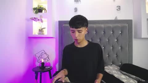 nico online show from 02/05/26, 12:10