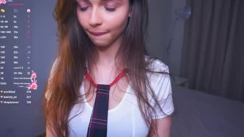 Snapshot of keenakosbab chatting on 05/19/26, 01:56 Lulu online show from 05/19/26, 01:56