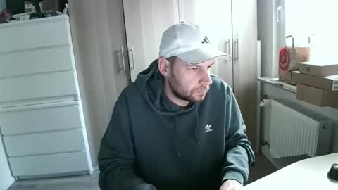 Snapshot of keevo89 chatting on 04/16/26, 05:41 MargieKeith online show from 04/16/26, 05:41