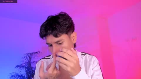 Alejandro Gonzalez online show from 10/05/25, 03:49