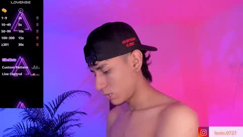 Alejandro Gonzalez online show from 10/17/25, 08:50