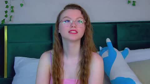 Keira online show from 03/09/25, 12:42