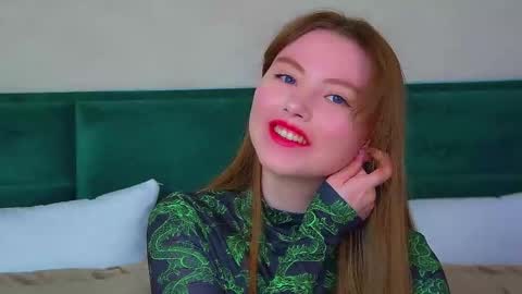 Keira online show from 09/15/25, 06:08