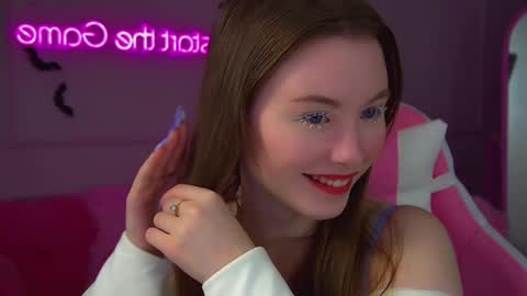 Keira online show from 10/17/25, 06:32