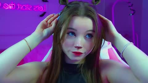 Keira online show from 10/23/25, 06:28