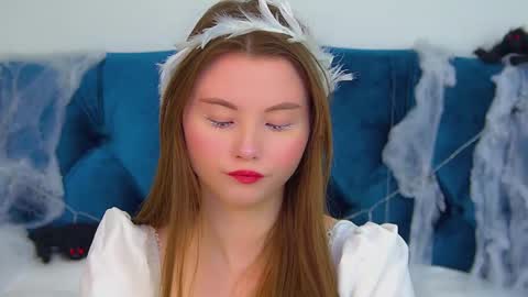 Keira online show from 10/24/25, 06:15