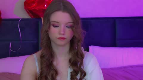 Keira online show from 02/15/26, 06:21