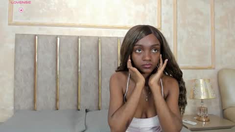 keirahartz online show from 02/13/25, 04:00