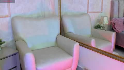 keirahartz online show from 01/19/26, 03:32