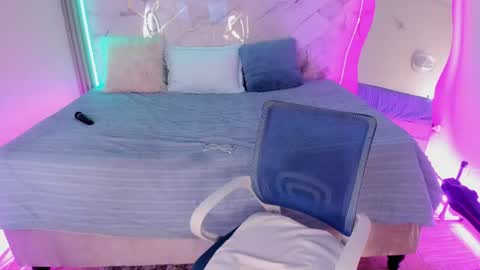 Keisy  online show from 04/17/26, 01:58