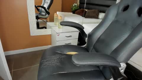 keisy_sanchez online show from 11/26/25, 11:00