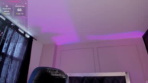 Snapshot of keitlynsoto chatting on 11/05/25, 12:27 Sofia online show from 11/05/25, 12:27