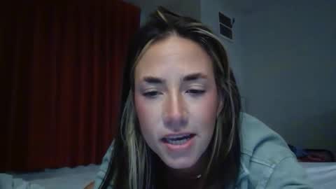 Snapshot of kekes2015 chatting on 10/23/25, 04:23 kekes2015 online show from 10/23/25, 04:23