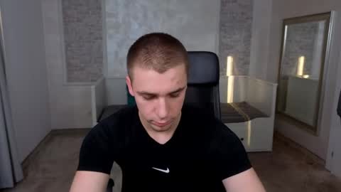 Snapshot of kellenwest chatting on 05/01/26, 04:28 KellenWest online show from 05/01/26, 04:28