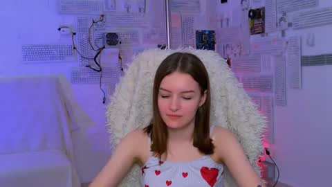 Snapshot of kelliebanshe chatting on 06/19/26, 04:50 kelliebanshe online show from 06/19/26, 04:50
