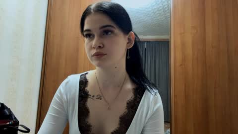 Snapshot of kelligosda chatting on 04/06/26, 04:08 Bella online show from 04/06/26, 04:08