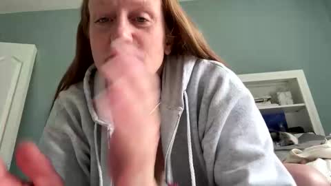 kellilyn10 online show from 04/21/26, 06:44