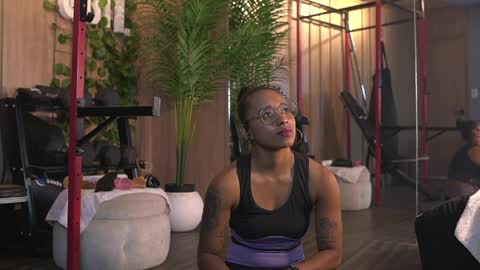 kelly__thomson online show from 04/22/26, 01:56