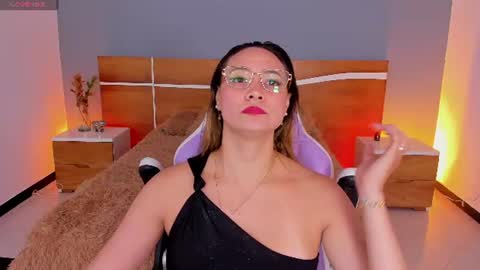 kelly_cute9 online show from 06/29/26, 05:25