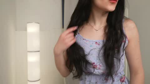 Snapshot of kelly_ember chatting on 01/17/25, 01:56 KELLY online show from 01/17/25, 01:56