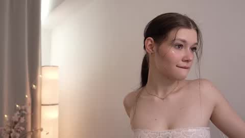 Snapshot of kelly_ember chatting on 02/20/25, 10:37 KELLY online show from 02/20/25, 10:37