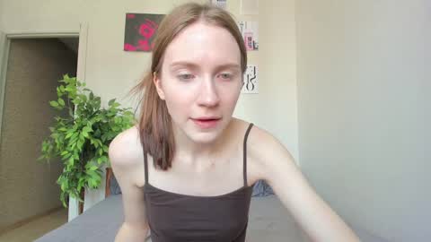 kelly_gerzikaaa online show from 04/14/26, 05:35