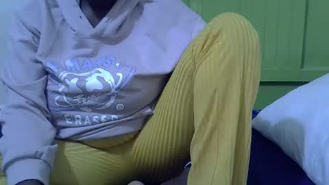 kelly_jones9 online show from 11/23/25, 10:31