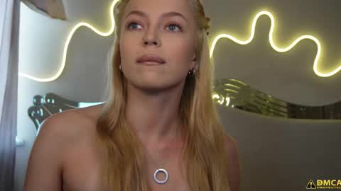 Kelly online show from 09/17/25, 05:20