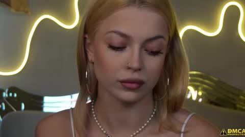 Kelly online show from 09/28/25, 05:24