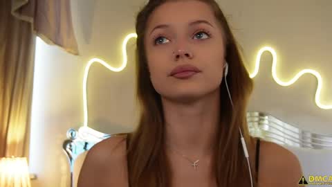 Kelly online show from 04/01/26, 05:19