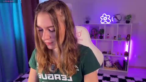 Kelly online show from 07/19/26, 08:07