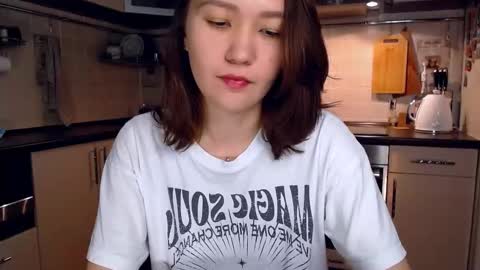 Snapshot of kelly_yon chatting on 09/23/25, 08:56 Kelly online show from 09/23/25, 08:56