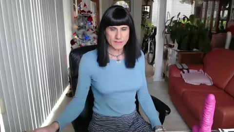 Snapshot of kellyannelynn chatting on 12/14/24, 08:18 kellyanne Lynn but please call me fucktoy online show from 12/14/24, 08:18