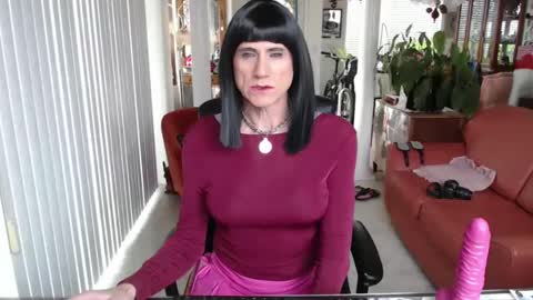 Snapshot of kellyannelynn chatting on 01/05/25, 05:09 kellyanne Lynn but please call me fucktoy online show from 01/05/25, 05:09