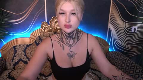 Snapshot of kellybabbe chatting on 09/20/25, 12:06 Kelly online show from 09/20/25, 12:06