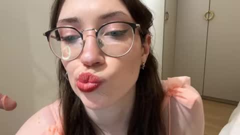 Kelly online show from 01/11/26, 06:02