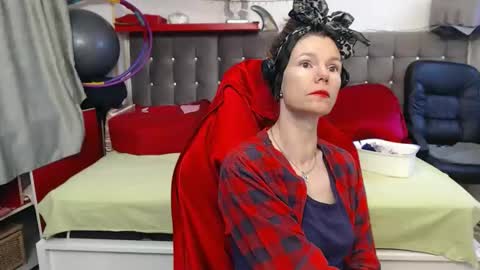 kelly online show from 10/27/25, 10:41