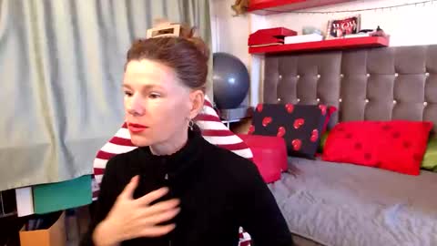 Snapshot of kellynumber chatting on 05/03/26, 01:39 kelly online show from 05/03/26, 01:39