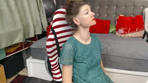 Snapshot of kellynumber chatting on 05/14/26, 01:56 kelly online show from 05/14/26, 01:56